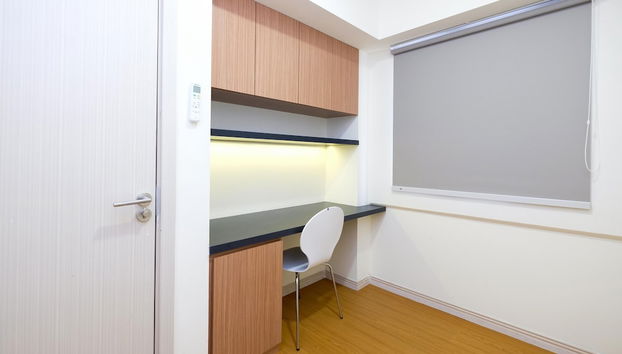 Comfortable 2Br With Workspace At Meikarta Apartment - Foto 4, Habitación