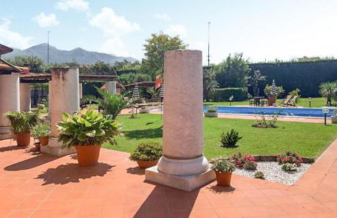 2 Bedroom Beautiful Apartment In Querceta - Photo 10