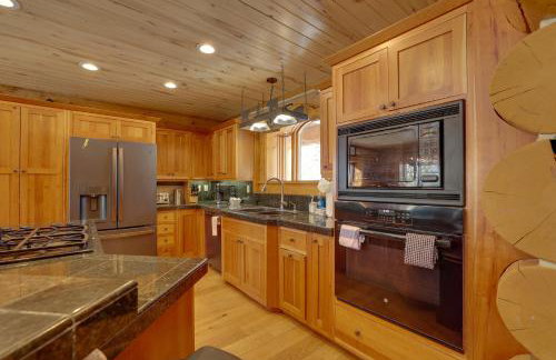 Fraser Chalet with Hot Tub and Mountain Views - Foto 11