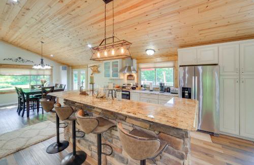 Champion Vacation Rental with Fire Pit! - Foto 1