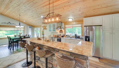 Champion Vacation Rental with Fire Pit! - Foto 1