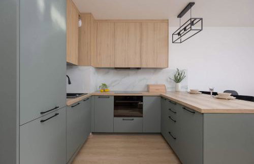 Stylish Apartment Habicha with Air Conditioning and Underground Parking by Noclegi Renters - Foto 3