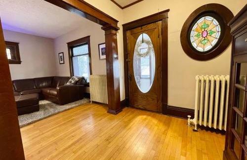 Charming Centrally Located Duplex with Parking - Foto 18