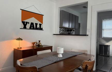 Updated Vintage Oasis, Near Downtown & Stadiums, Huge Yard - Foto 70