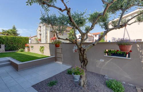 Runa with Terrace - Photo 4