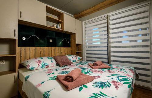 Cozy and Chic Little House with Pool Ivinj-2 - Foto 17