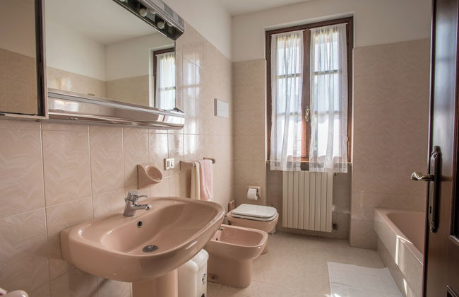 Spacious Villa Over two Floors, Amazing View and Private Garden for 9 Guests - Photo 21