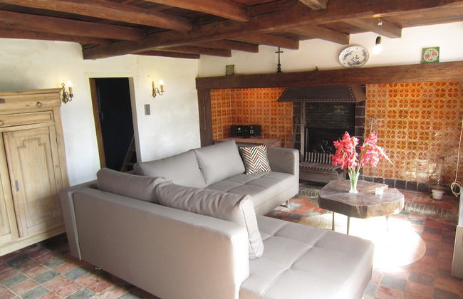 Tranquil Home With BBQ - Photo 1