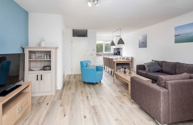 Modern Home by the Beach - Photo 4