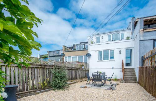 Welcoming Pembrokeshire home, perfect escape for couples, beach 5 mins, doorstep walks - Foto 7