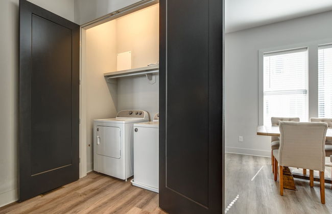 Spectacular Condo Rooftop Deck Great for Groups - Photo 14