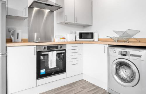 Modern 2 Bed Apartment - Parking - Smart TV - Fast Wi-Fi 27CR - Foto 6