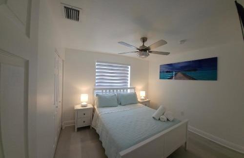 Sunny Oasis with private pool - Foto 21