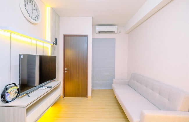 Homey And Modern Look 2Br Transpark Cibubur Apartment - Foto 14