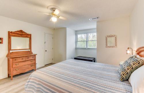 Charming Seneca Home - 3 Mi to Memorial Stadium! - Foto 19