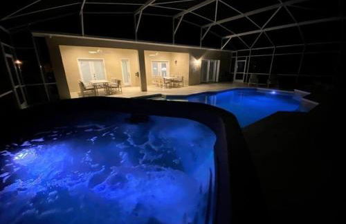 Phenomenal 7BR 4 Master Suites Southeast Pool Hot Tub Gas BBQ 2 Miles to Disney - Foto 13