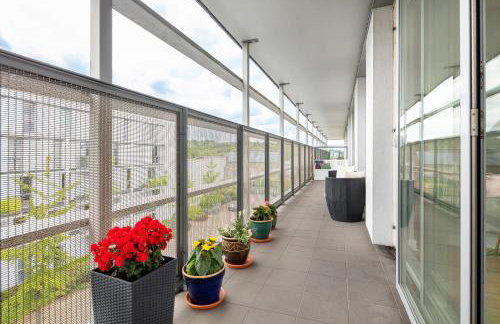 Stunning Apartment with Underground parking! - Foto 32