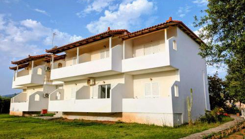 Sani Kasimis - Photo 3, Garden