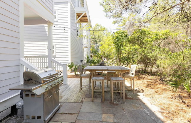 Doctor's Orders by Avantstay 5 Mins TO Beach! w/ Community Pool & Hot Tub! - Photo 6