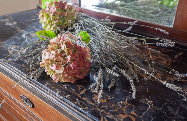 Hillside Retreat With a View - Foto 32