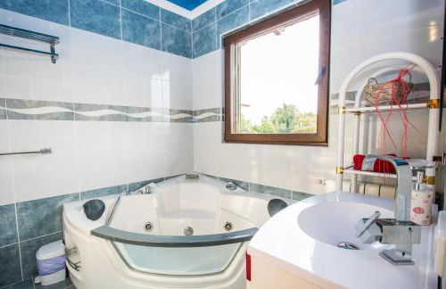 Bonita Casa Suit, Porto Colom, Piscina, AC, Wifi y Netflix - Foto 42