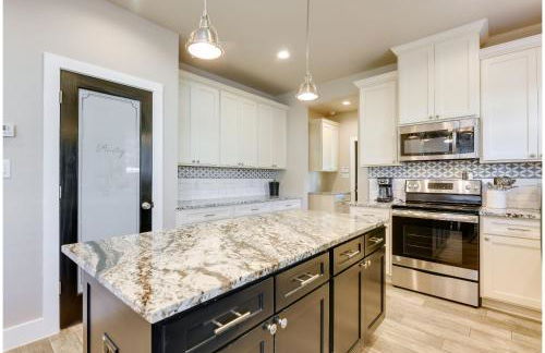 Centrally Located Stunning 3BR 2BA Near Downtown - Foto 40