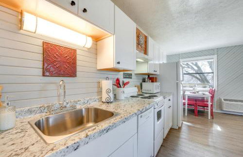 Lake Views and On-Site Hiking Cape Fair Cottage - Foto 10