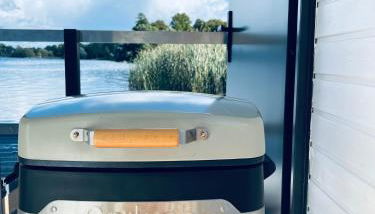 Waterview - Schwimmendes Ferienhaus auf dem Wasser mit Blick zur Havel, inkl Motorboot zur Nutzung - Foto 2