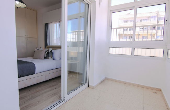 Phaedrus Living: Modern City View Flat Nafi - Photo 10