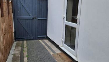 Beautiful private en-suite room with its own entry - Foto 2