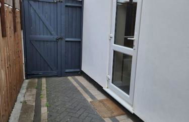 Beautiful private en-suite room with its own entry - Foto 2