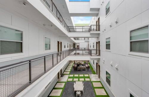 Sleek loft style 2BR I Gym I Parking I Workspace - Foto 20