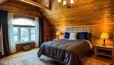 THE LOFT 3 level urban cabin with a HUGE patio! - Foto 2