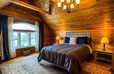 THE LOFT 3 level urban cabin with a HUGE patio! - Foto 2