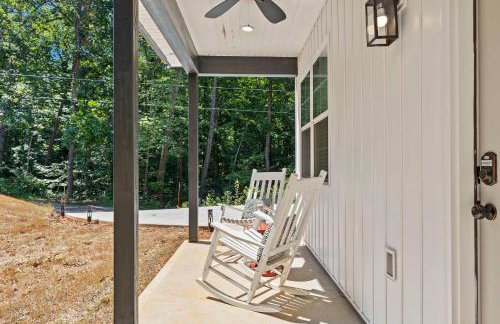 Secluded 3BR Cabin Lake Access & Resort Perks - Foto 7