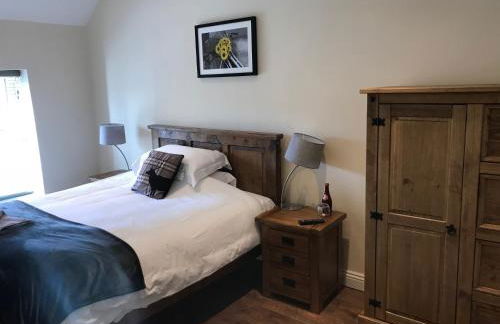 Bettws Hall Accommodation - Photo 16