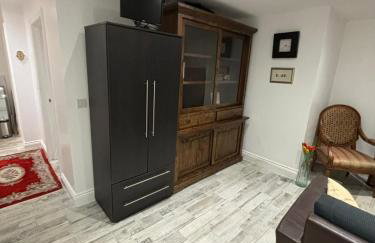 Hendon Basement Studio - Photo 11