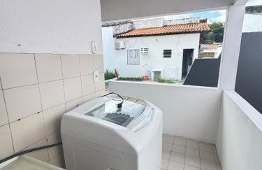 Casa de bairro tranquilo 1 a 10 pessoas com ótima localização e vigia de rua - Foto 7