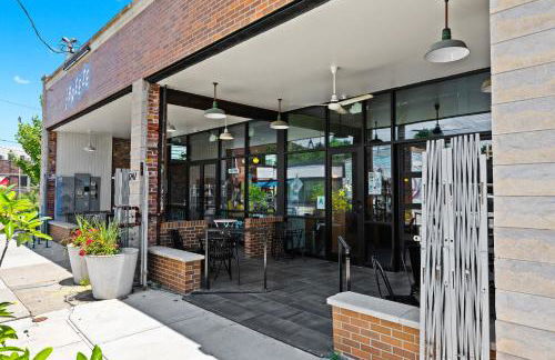 Unique Black Home in the Heart of Shelby Park - Foto 70