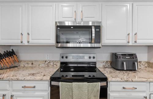 Spacious 5-bedroom villa in welcoming Burleson with WiFi, AC - Foto 44