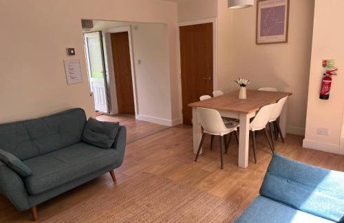 Flaxman Avenue - Lovely 4 bed home, 5 mins drive to York City Centre, Free superfast Wi-fi, Free on-street parking - Foto 4