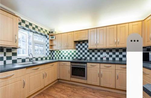 Purley House-Sleeps 8-Near Gatwick-Games Room - Foto 1