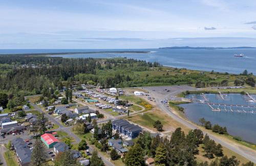 Columbia River Views Spacious Hammond Getaway! - Photo 37