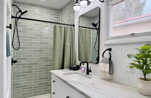 Cayuga lake cottage with private lake access - Foto 3