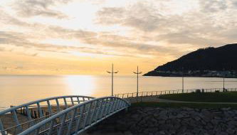 Newcastle Seafront Apartment with Wifi and Parking - Foto 1