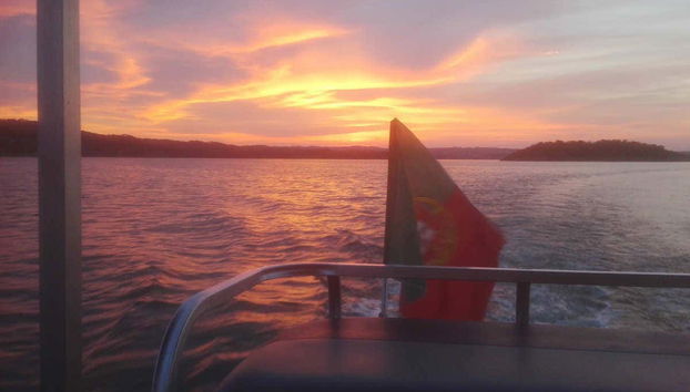 Entardeccer no lago Alqueva