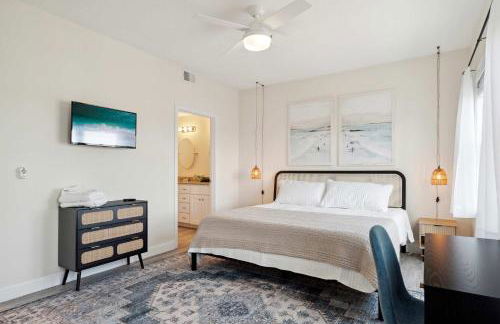 Ashworth Escape Balcony Steps to Beach AC - Foto 13