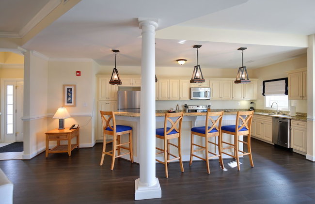 Waterside Resort - Photo 10