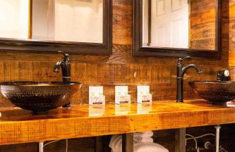 Miners Suite-Centrally Located in Shaver Lake - Photo 11