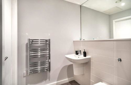 Modern & Spacious 2 Bed Apartment in Waterloo Liverpool - Foto 15